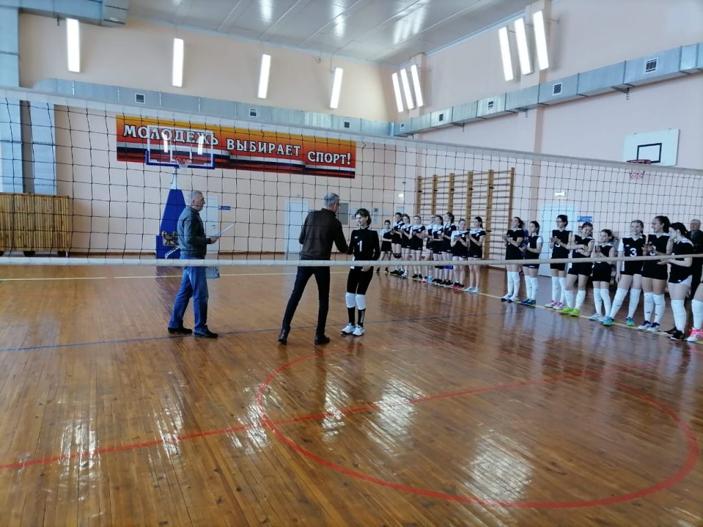 Турнир по волейболу среди девушек в ФОК Дельфин п. Новосергиевка