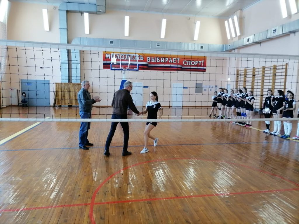 Турнир по волейболу среди девушек в ФОК Дельфин п. Новосергиевка