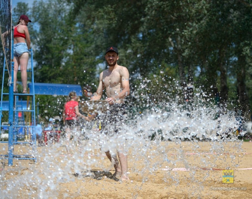 Городской традиционный турнир по пляжному волейболу, посвященный Дню молодежи