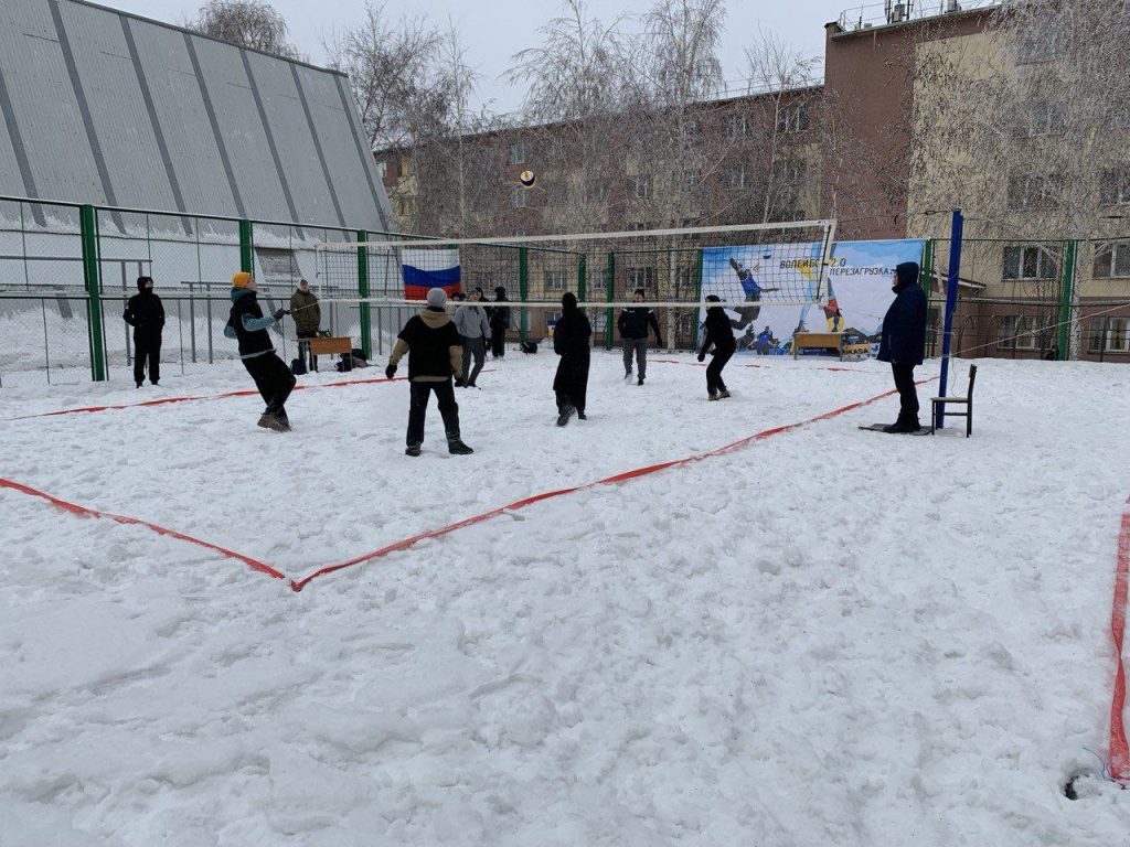 В Оренбурге турнир по СНЕЖНОМУ ВОЛЕЙБОЛУ