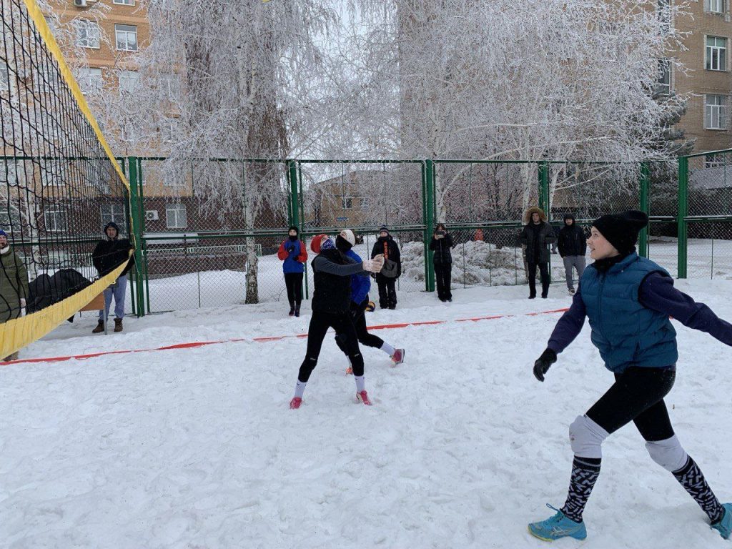 В Оренбурге турнир по СНЕЖНОМУ ВОЛЕЙБОЛУ