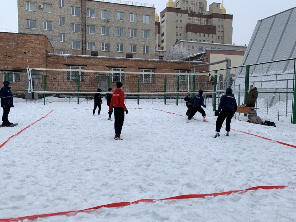 В Оренбурге турнир по СНЕЖНОМУ ВОЛЕЙБОЛУ