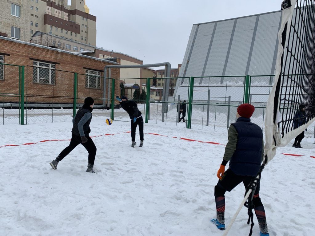 В Оренбурге турнир по СНЕЖНОМУ ВОЛЕЙБОЛУ