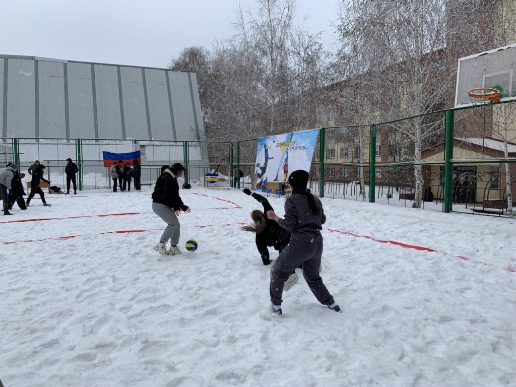 В Оренбурге турнир по СНЕЖНОМУ ВОЛЕЙБОЛУ