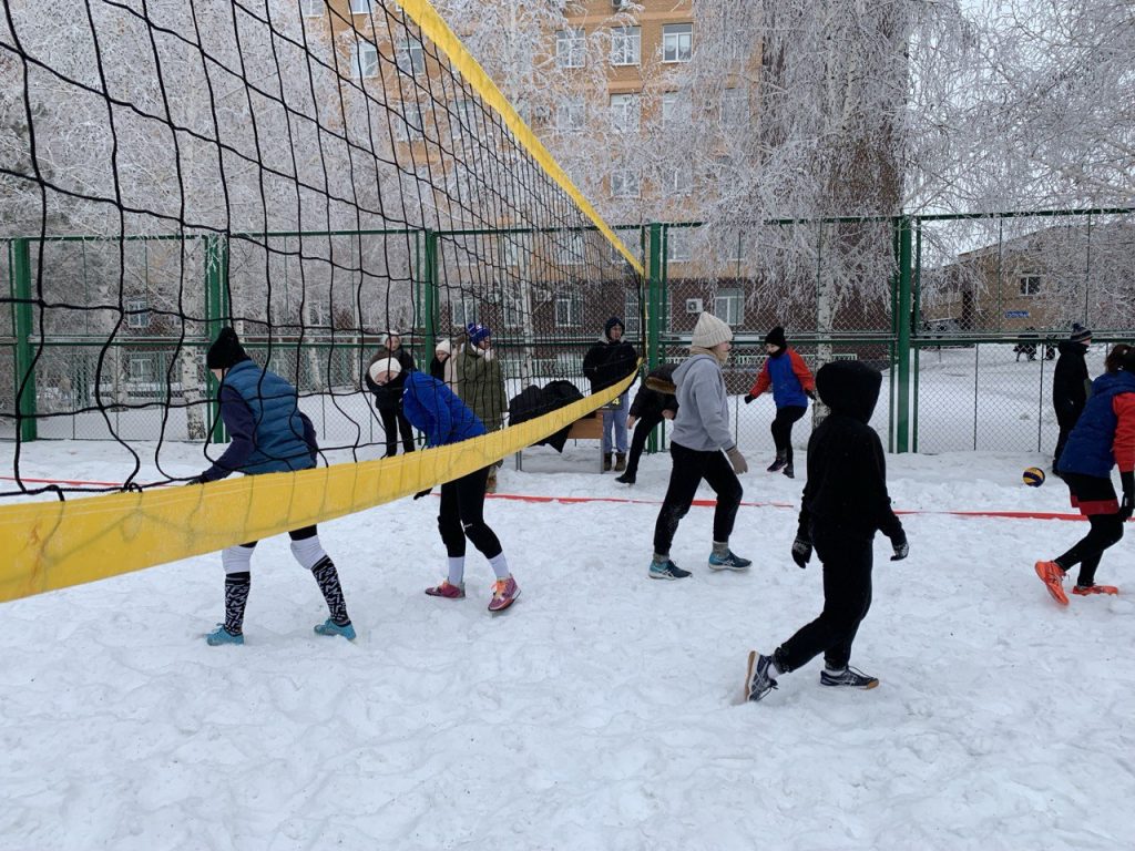 В Оренбурге турнир по СНЕЖНОМУ ВОЛЕЙБОЛУ