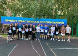 Парковый волейбол в Оренбурге «ПАМЯТИ ГЕРОЕВ ВОЙНЫ».