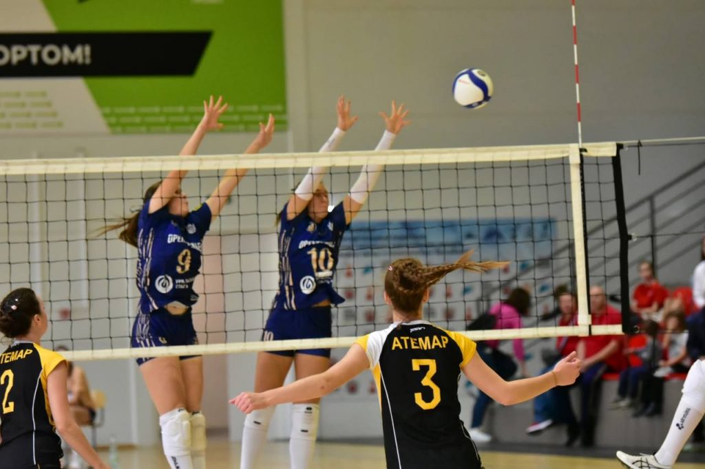 прошли первые домашние игры в рамках ЧЕМПИОНАТА РОССИИ среди женских команд 1 лиги