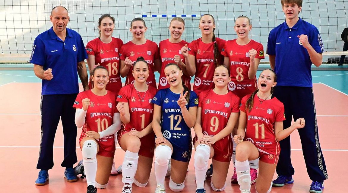 15-16 октября на базе СК Оренбуржье прошли домашние матчи третьего тура в рамках ЧЕМПИОНАТА РОССИИ среди женских команд 1 лиги.