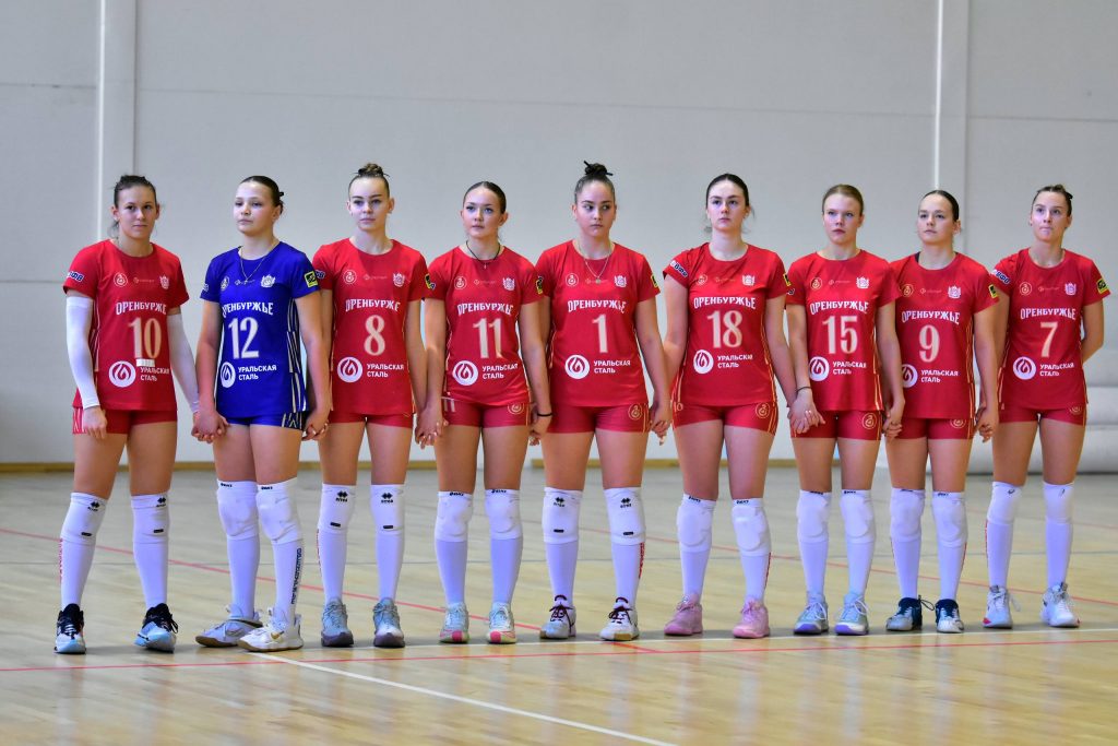 Волейболистки команды «Оренбуржье» провели матчи 5 тура Первой лиги среди женских команд в г. Оренбурге. Матчи прошли 5-6 февраля 2026г. на базе спортивного комплекса «Училища Олимпийского резерва». На тур в Оренбург приехал лидер группы Приволжье –команда «Искра-2» из г. Самара.