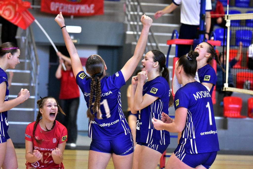 Поздравляем с Днем волейбола!