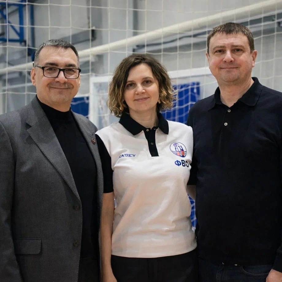 Сила духа и воля к победе: в Оренбурге впервые прошёл турнир по волейболу сидя, посвящённый Дню защитника Отечества.