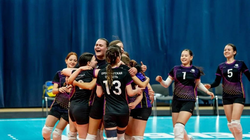 Волейбольный марафон в «Олимпийском»: определены победители Первенства Оренбургской области среди девушек 2010-2011 г.р.
