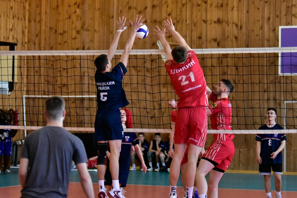 Развитие волейбола в районах: очередной мастер-класс состоялся в Грачёвке