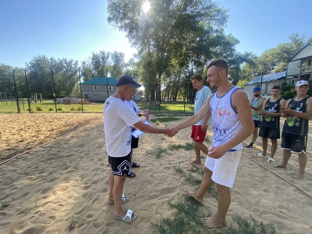 В Оренбурге определились чемпионы области по пляжному волейболу
